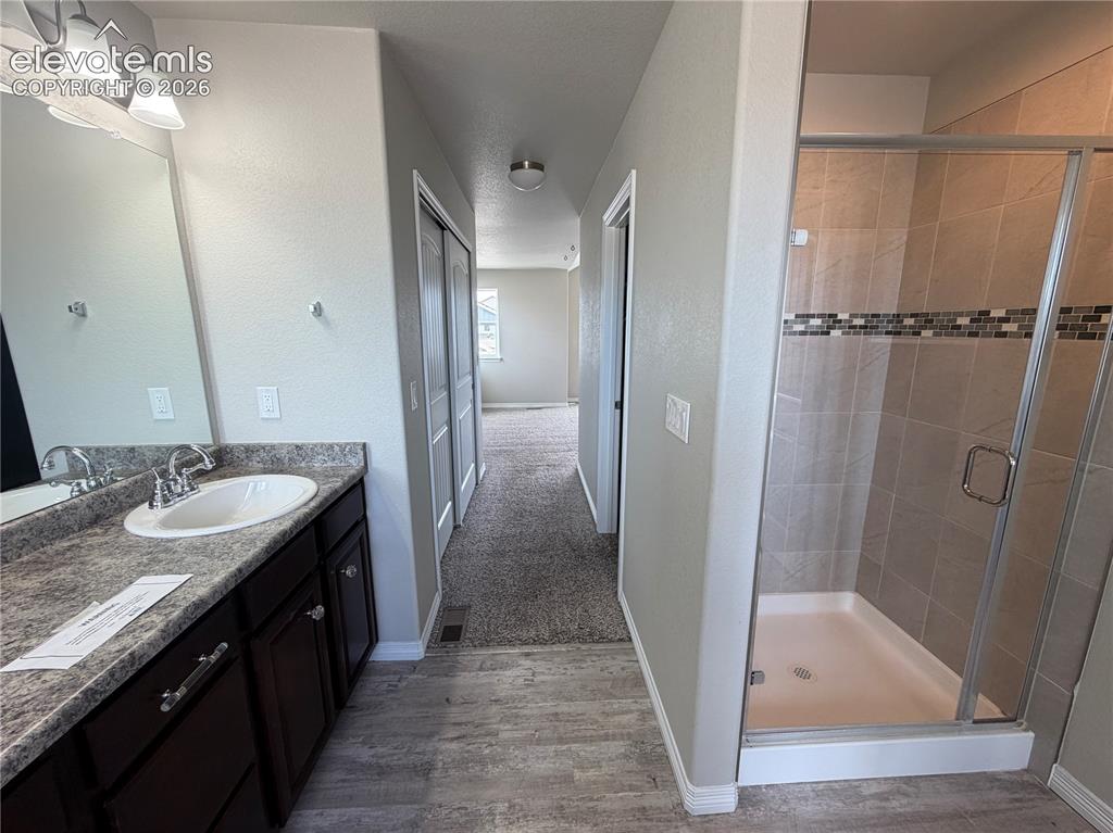 Image 19 of 38: Bathroom