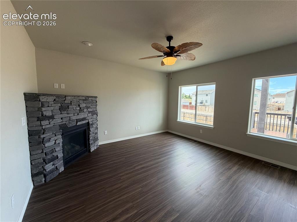 Image 5 of 38: Living Room