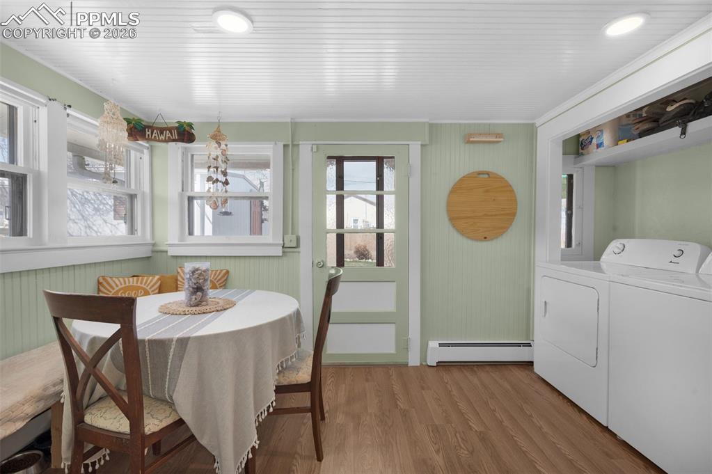 Image 15 of 36: Kitchen