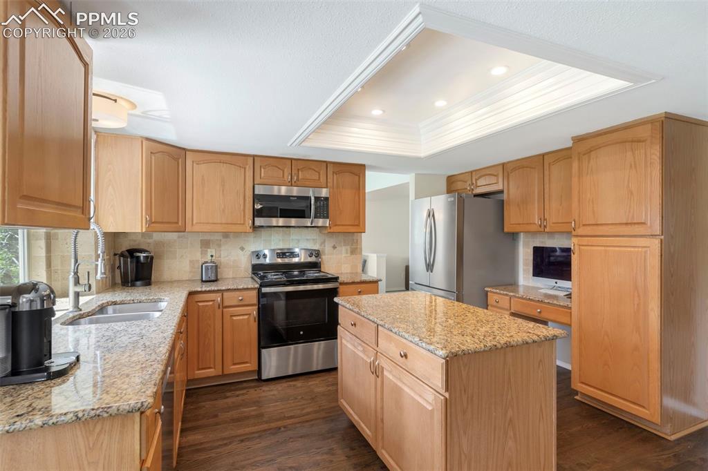 Image 11 of 42: Kitchen