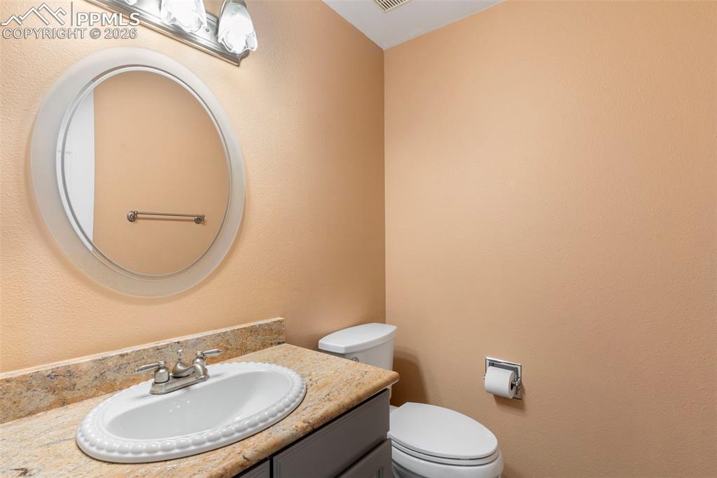 Image 16 of 42: Bathroom