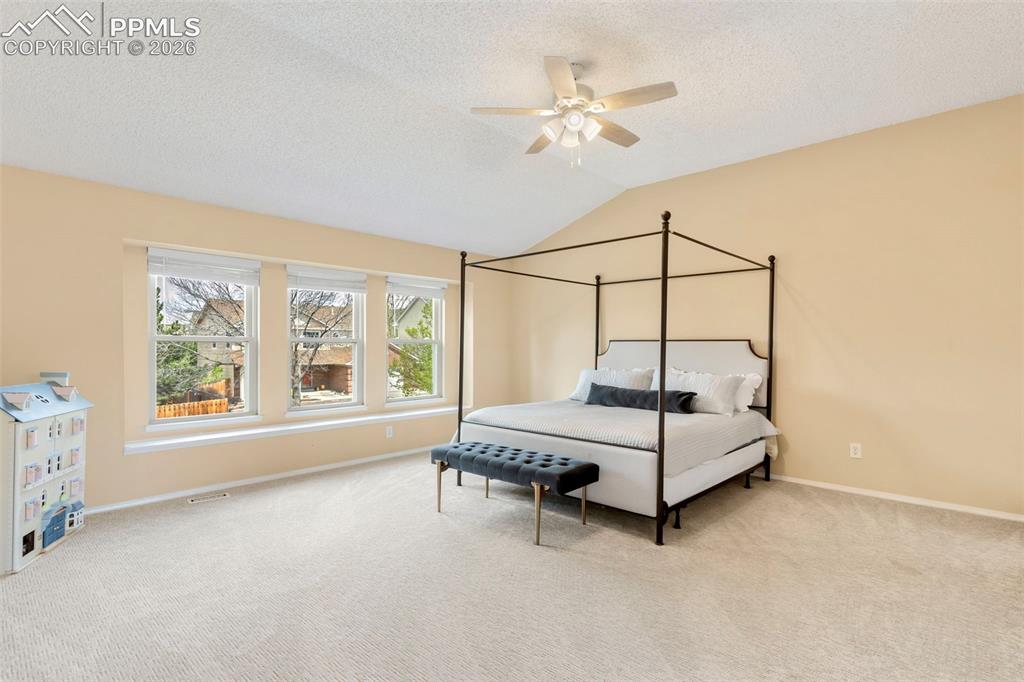 Image 18 of 42: Bedroom