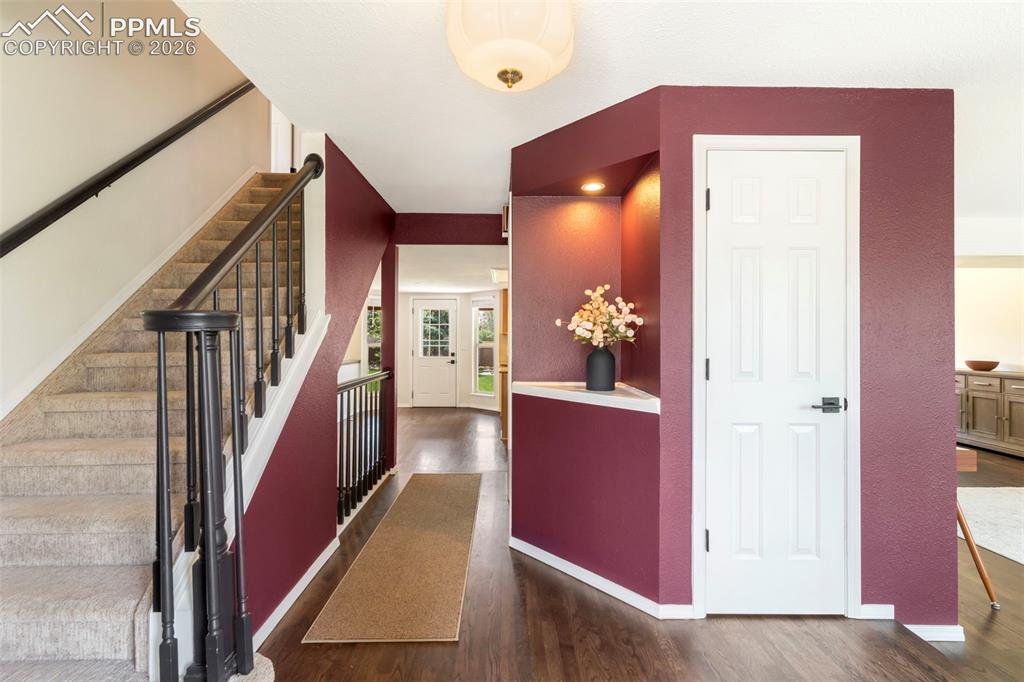 Image 5 of 42: Entrance Foyer