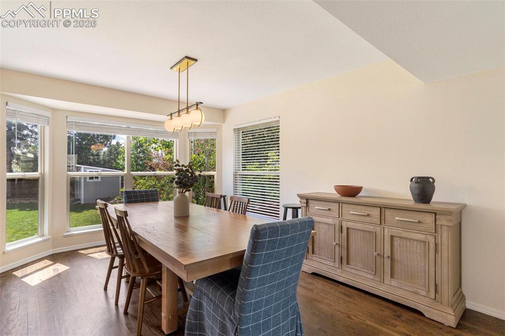 Image 9 of 42: Dining Area