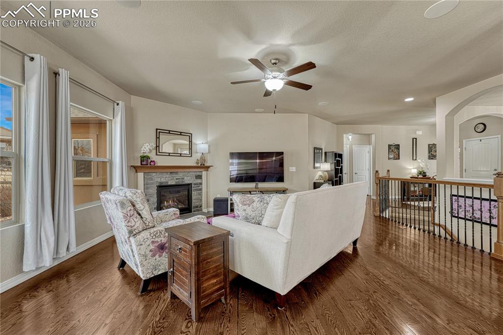 Image 15 of 49: Living Room