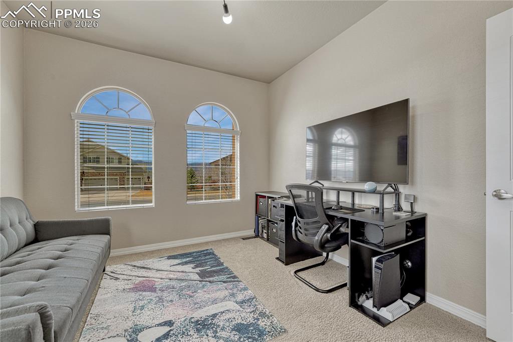 Image 32 of 49: Office