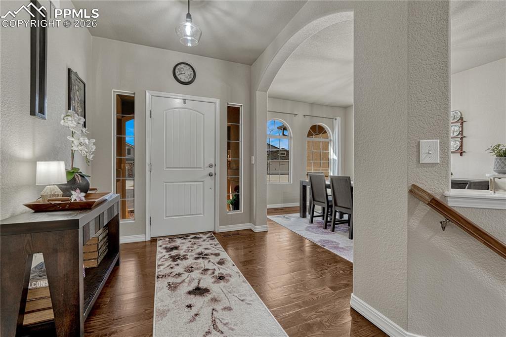 Image 6 of 49: Entry