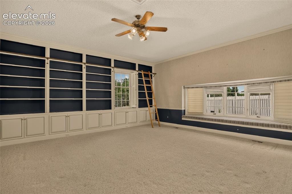 Image 32 of 49: Powder bath in bedroom wing.