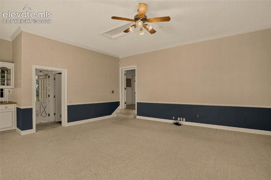 Image 34 of 49: Family room.