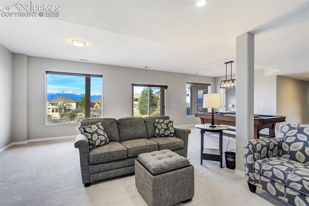 Image 39 of 50: Living Room