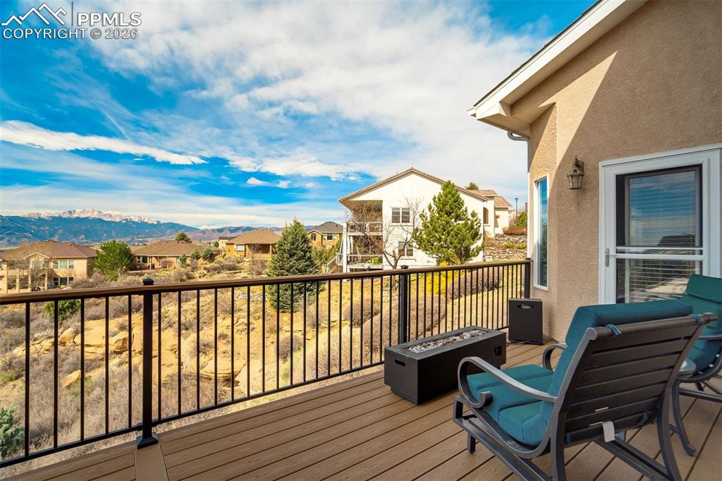 Image 48 of 50: Deck