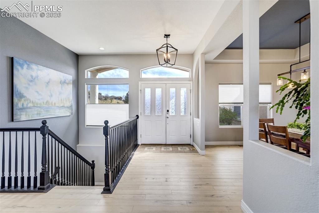 Image 5 of 50: Entry