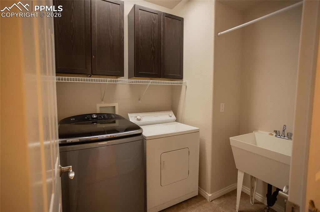 Image 21 of 48: Laundry