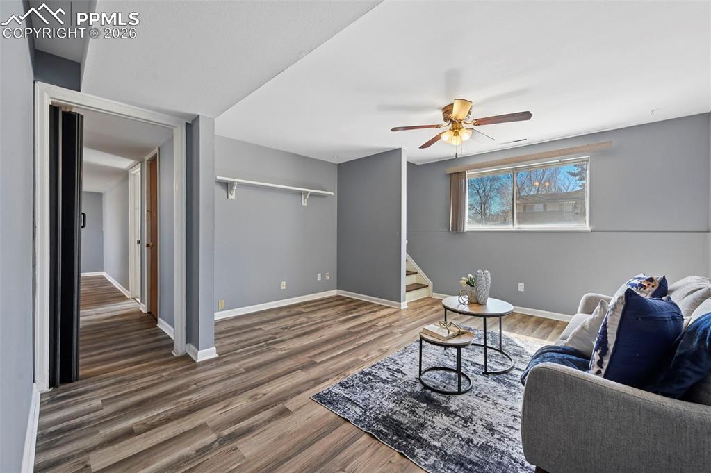 Image 16 of 39: Sitting Room