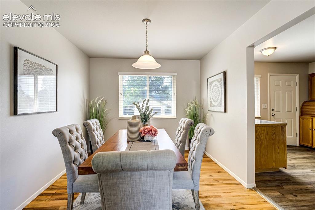 Image 8 of 34: Dining Area