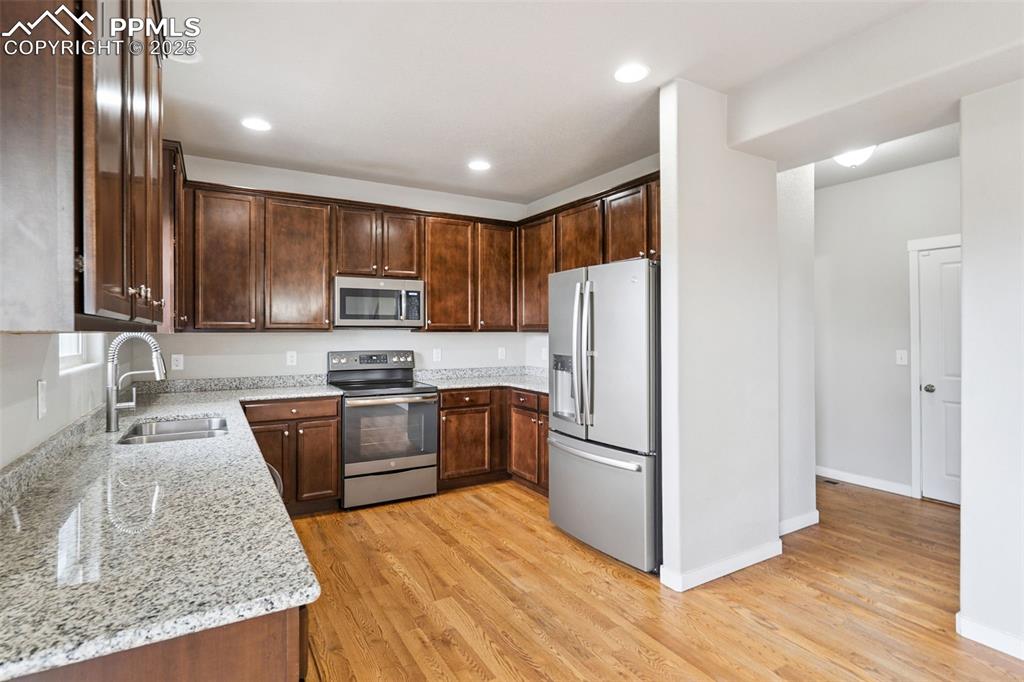 Image 11 of 38: Kitchen