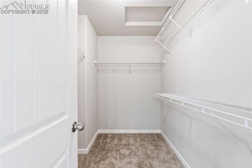 Image 20 of 38: Closet