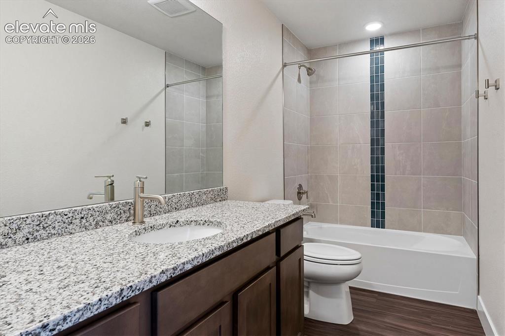 Image 5 of 22: Bathroom