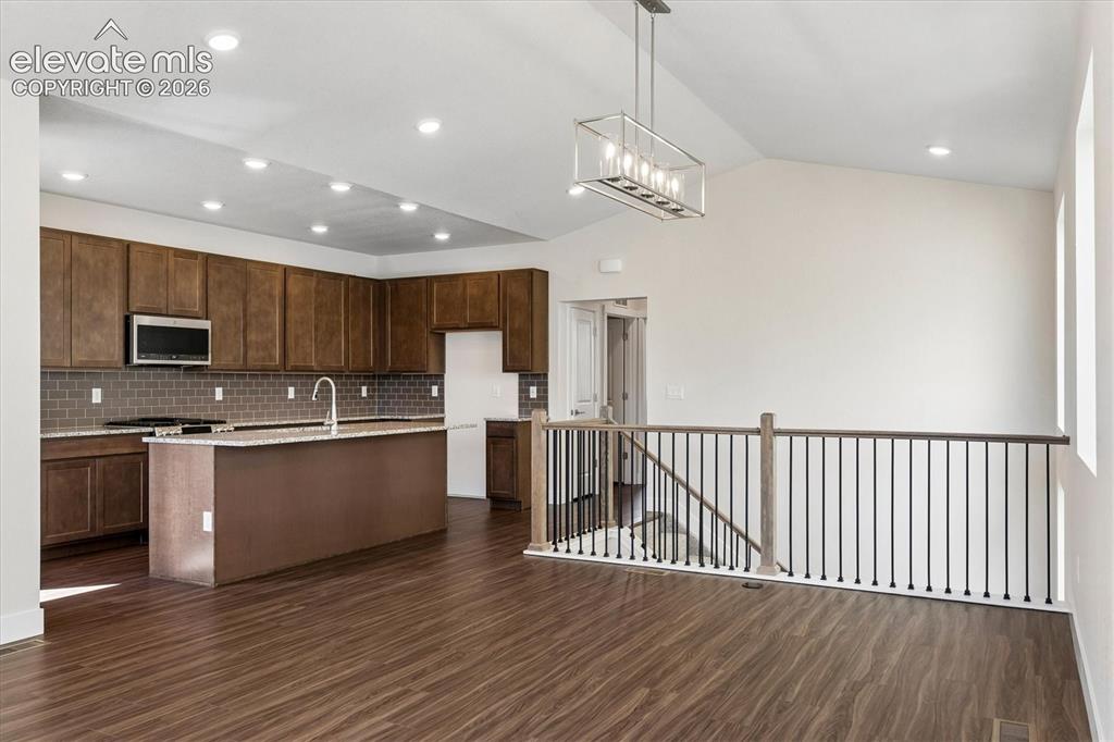 Image 8 of 22: Kitchen