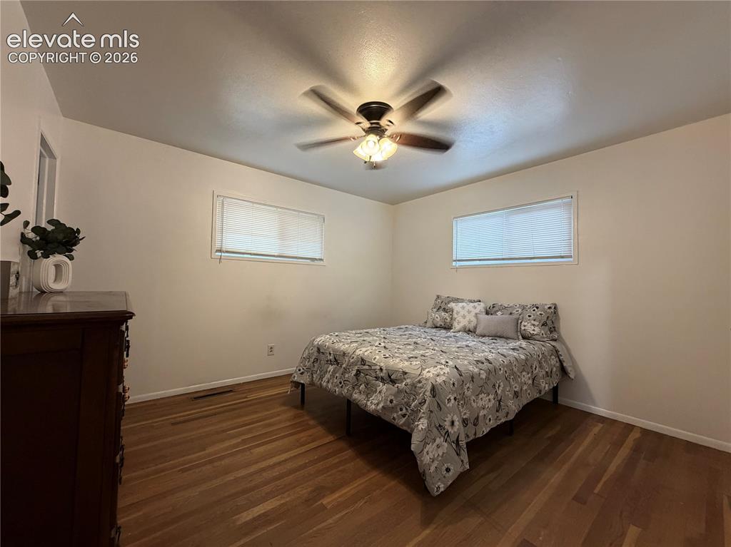 Image 15 of 20: Master Bedroom