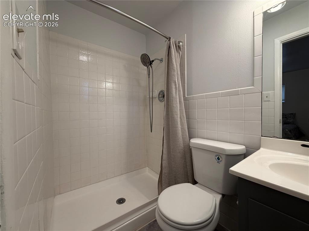 Image 16 of 20: Master Bathroom