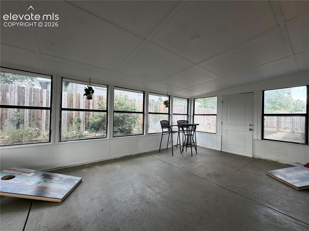 Image 17 of 20: Sun Room