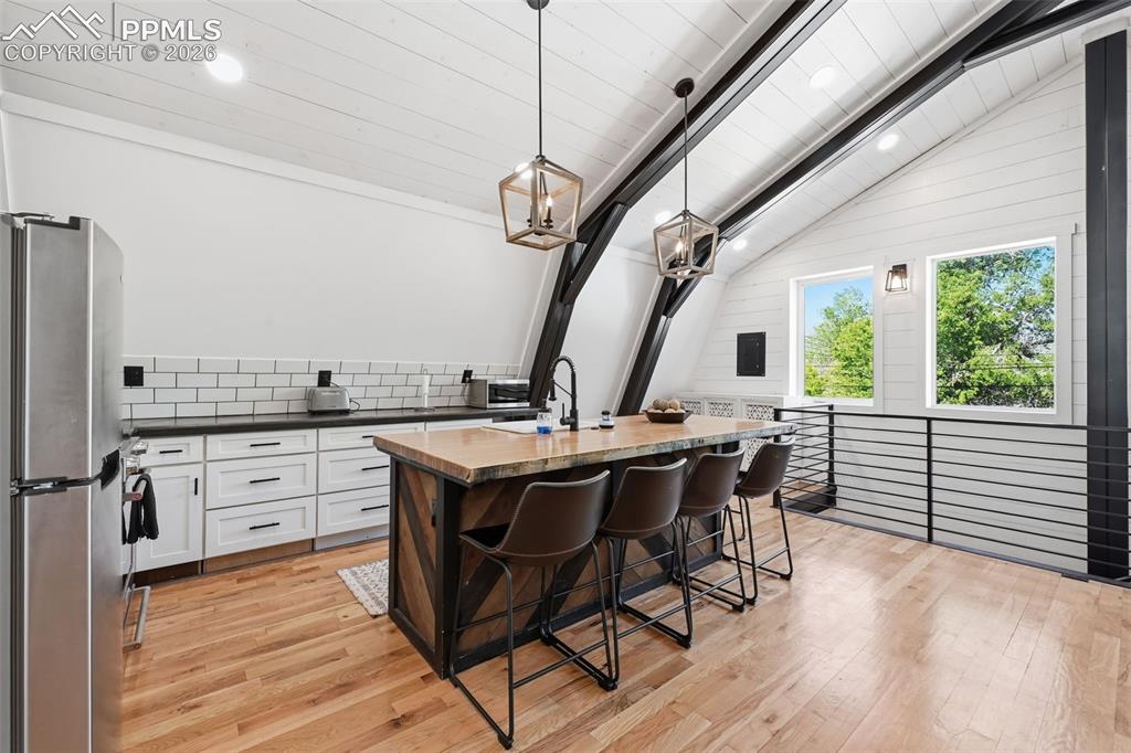 Image 40 of 50: The workshop and apartment were built in 2019.