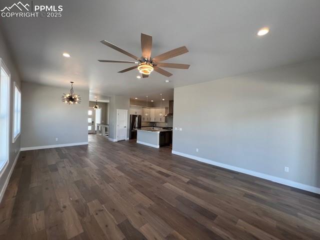 Image 14 of 49: Dining Area