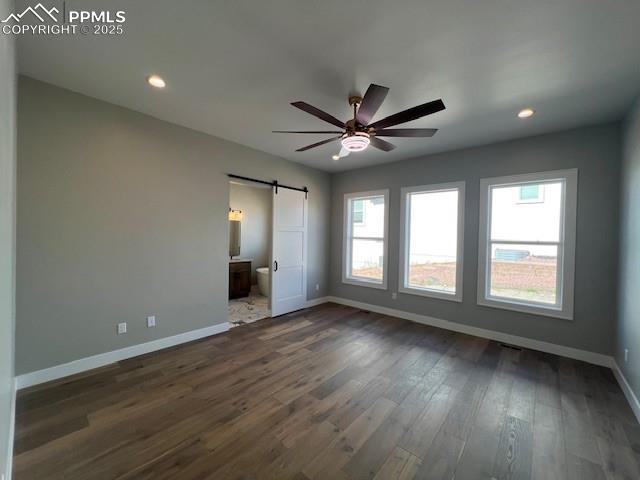 Image 20 of 49: Bedroom