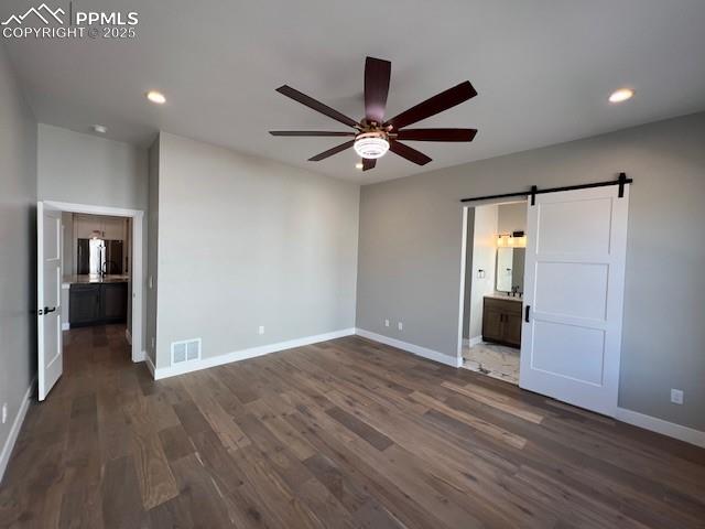 Image 23 of 49: Bedroom