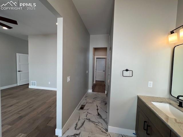 Image 27 of 49: Bathroom