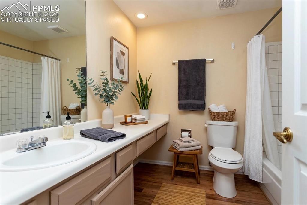 Image 29 of 50: Virtually Staged