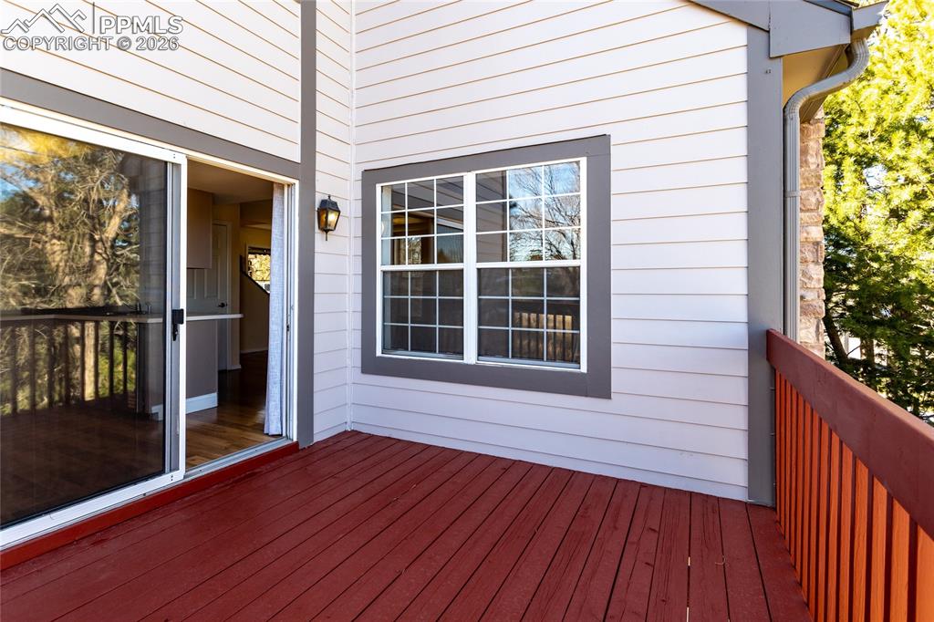 Image 44 of 50: Deck