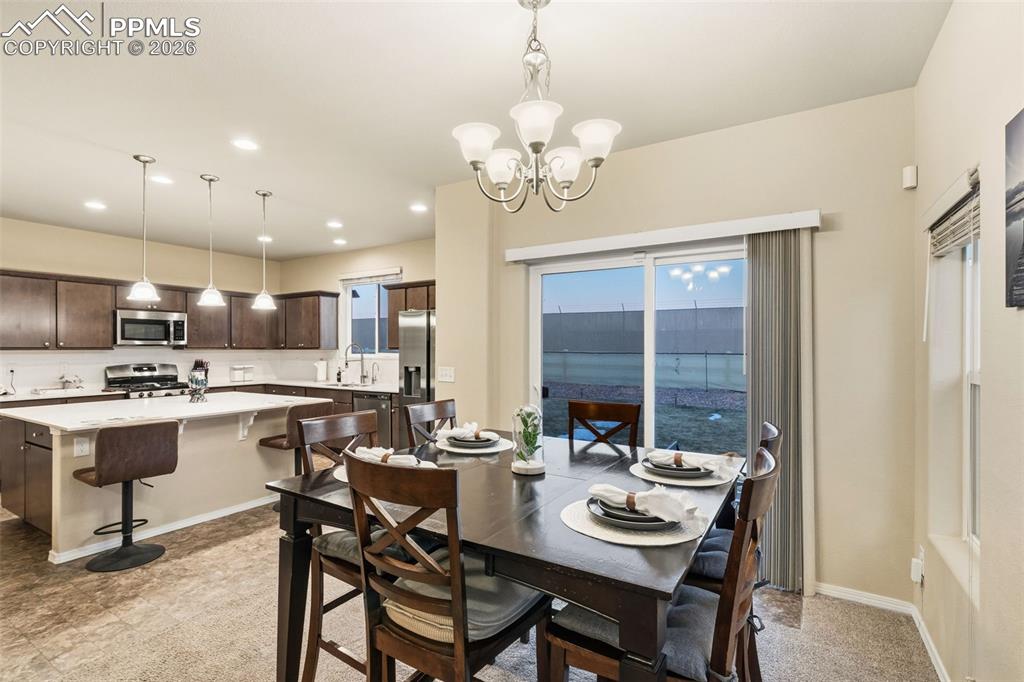 Image 10 of 27: Dining Area