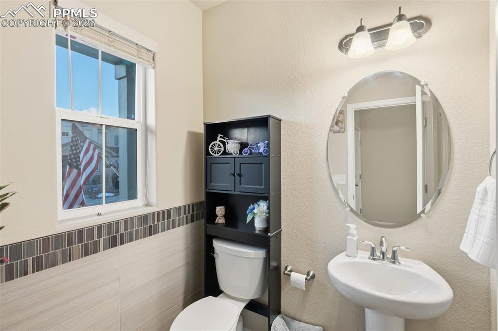 Image 12 of 27: Bathroom