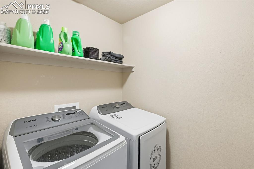 Image 23 of 27: Laundry