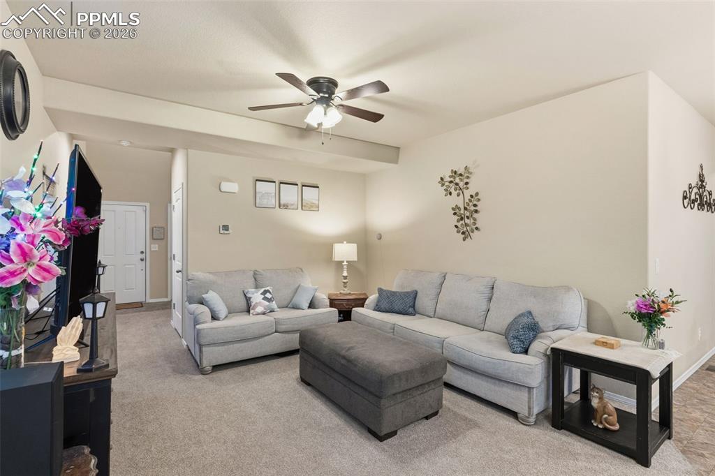 Image 4 of 27: Living Room