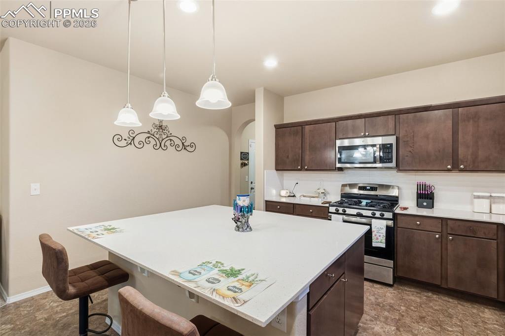 Image 9 of 27: Kitchen