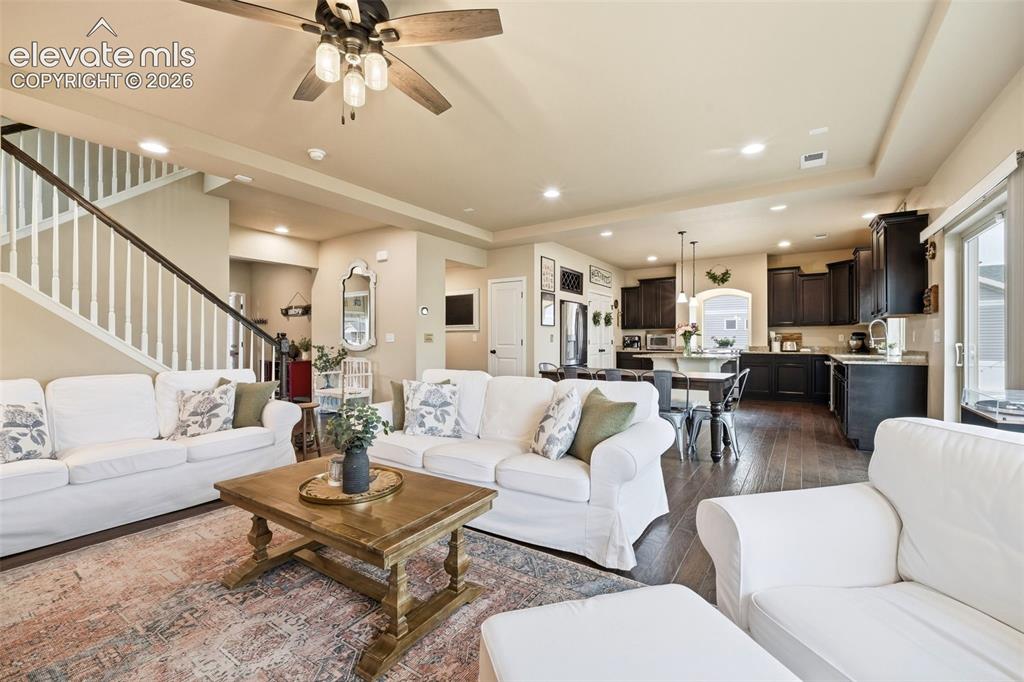 Image 10 of 50: Living Room
