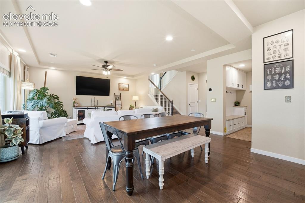 Image 13 of 50: Dining Area