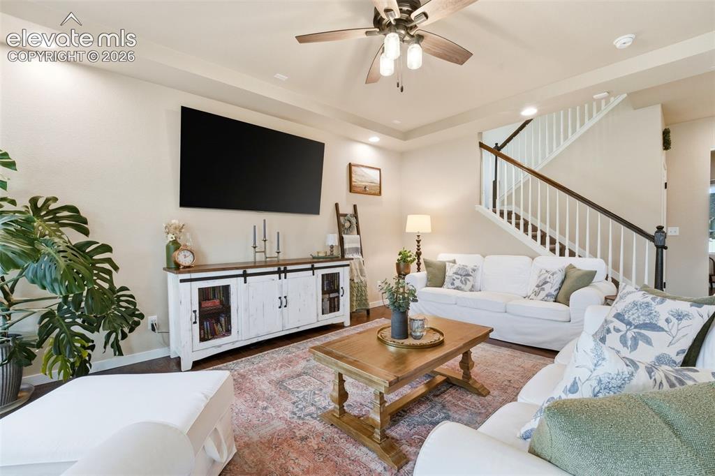 Image 9 of 50: Living Room