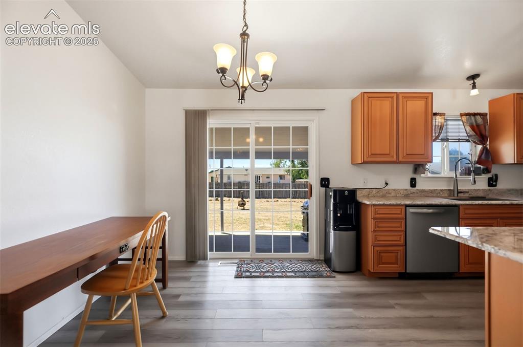 Image 8 of 46: Kitchen Nook 