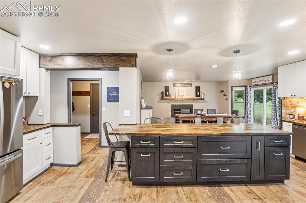 Image 12 of 49: Kitchen