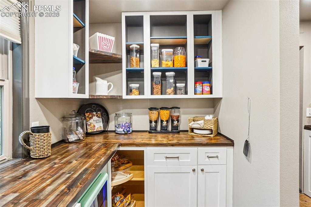 Image 18 of 49: Pantry