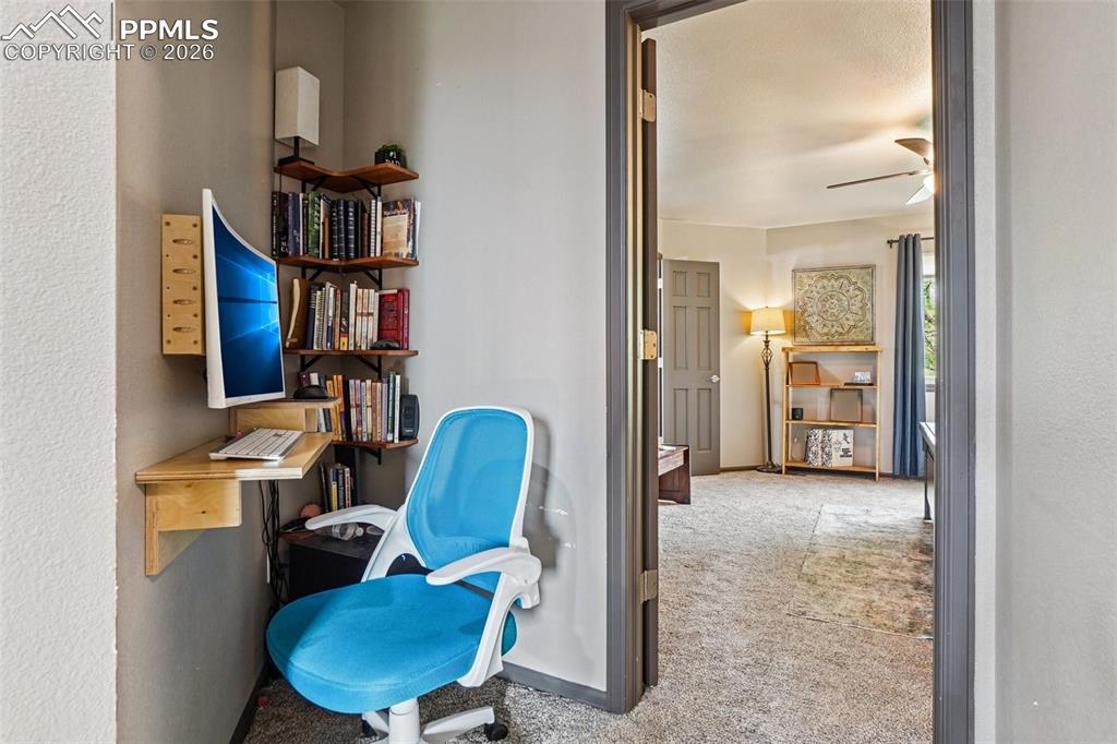 Image 23 of 49: Office