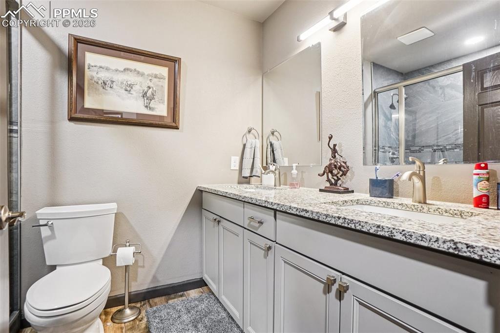 Image 41 of 49: Bathroom