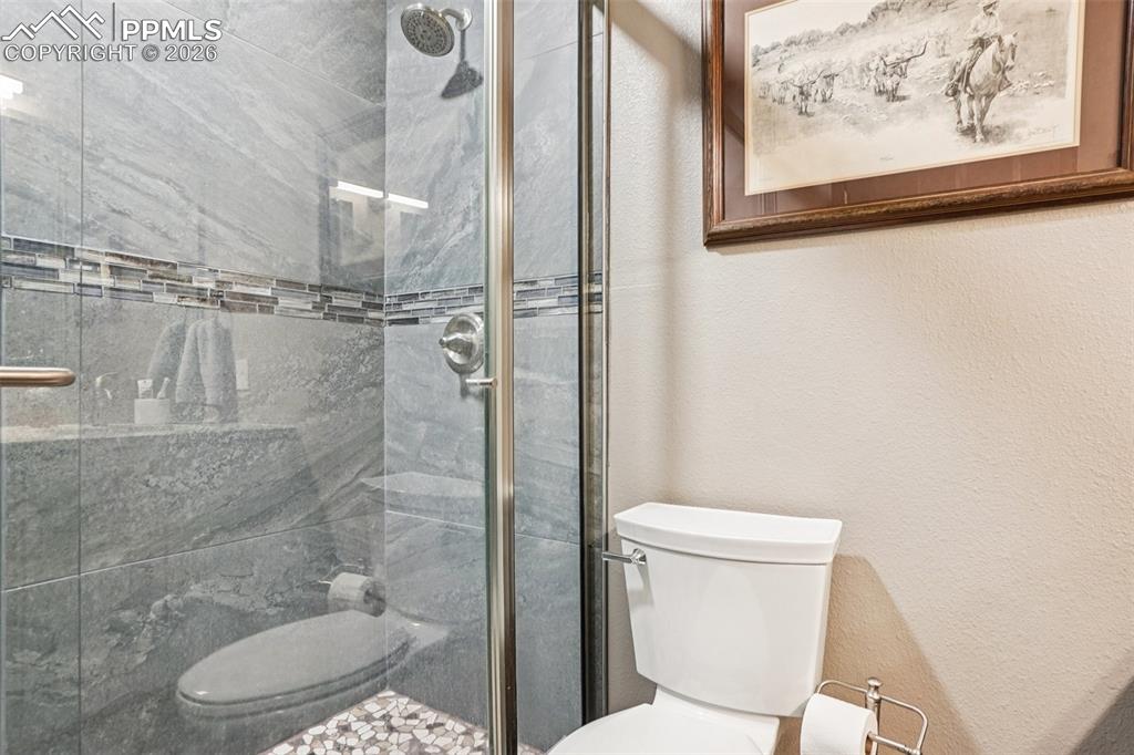 Image 42 of 49: Bathroom