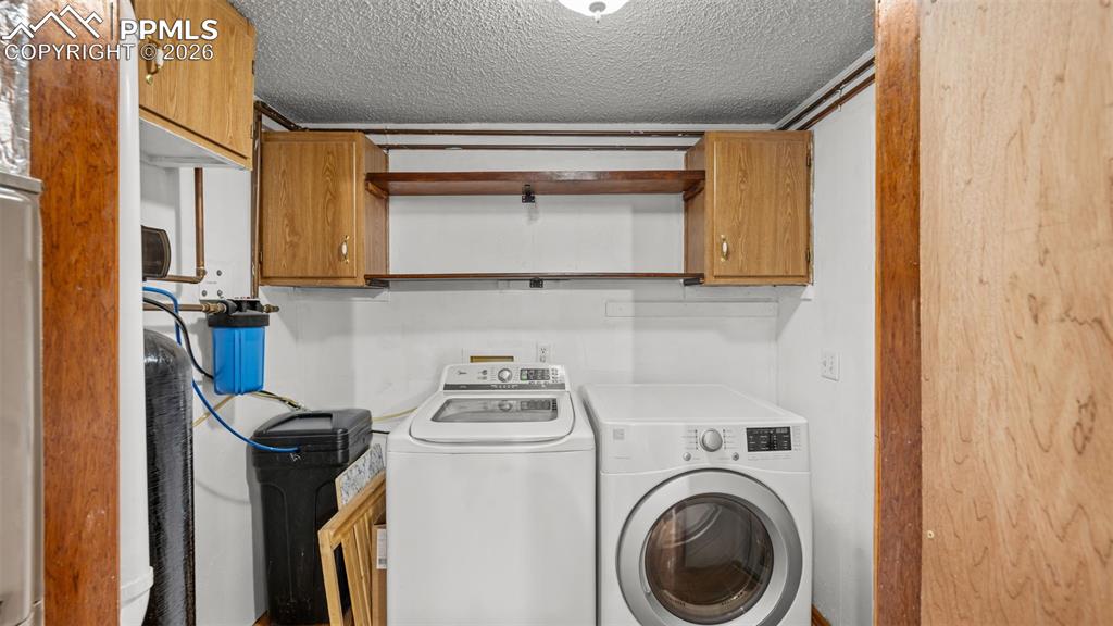 Image 14 of 42: Laundry