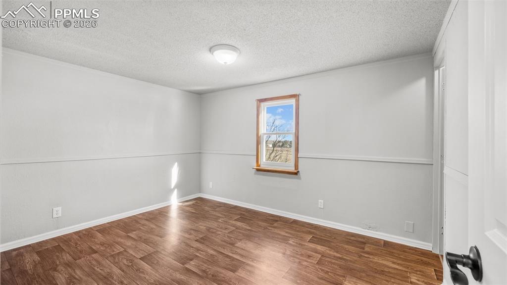 Image 18 of 42: Bedroom