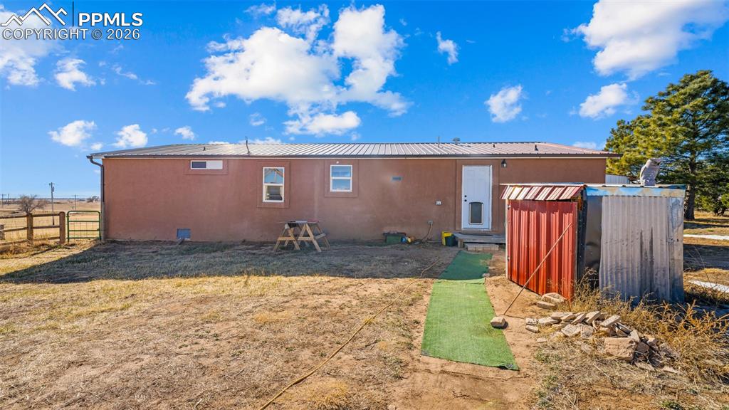 Image 28 of 42: Back of Structure